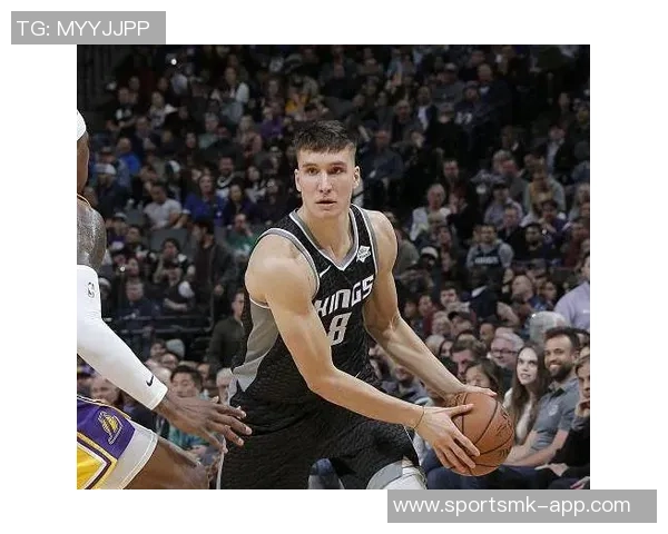 比尔西蒙斯看好黄蜂前景期待三球表现提升赢得球迷信任 比尔西蒙斯看好黄蜂前景期待三球表现提升赢得球迷信任